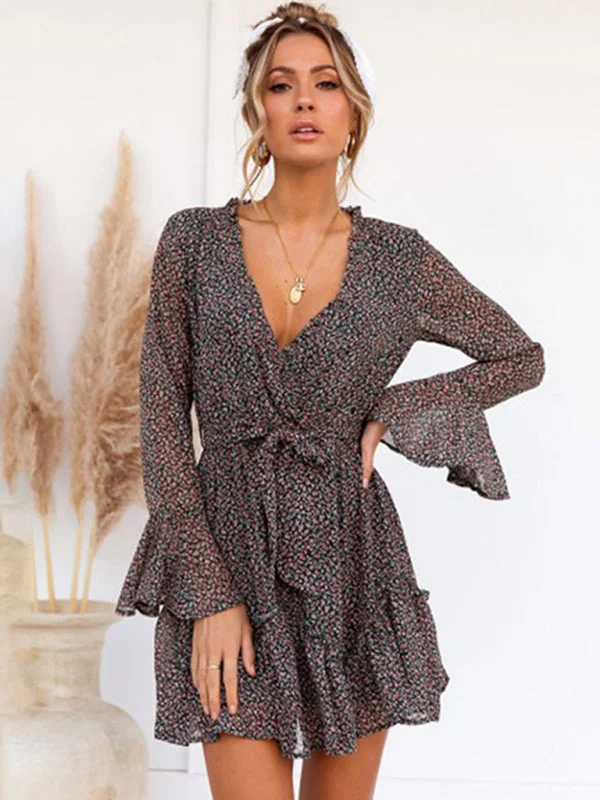 Mini dresses with empire waists for a flattering fit BerryBetty - Women's broken flower waist sexy dress Mini dresses with empire waists for a flattering fit BerryBetty - Women's broken flower waist sexy dress