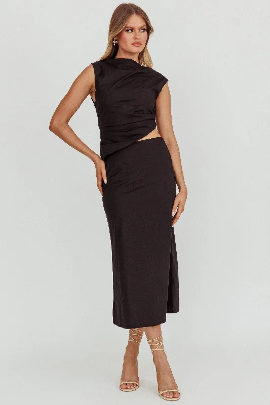 Maxi - inspired midi dresses with flowing fabrics for a beachy vibe Lorely Boat Neck Cut Out Midi Dress Black