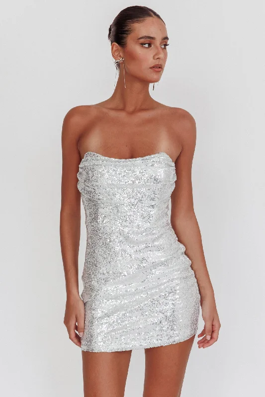 Mini dresses with abstract prints for an artistic look She Slays Strapless Sequin Dress Silver Mini dresses with abstract prints for an artistic look She Slays Strapless Sequin Dress Silver