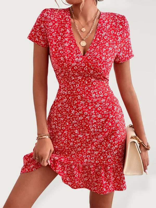 Mini dresses with pocket details for added functionality BerryBetty - Women's Woven V Neck Short Sleeve Printed Dress Mini dresses with pocket details for added functionality BerryBetty - Women's Woven V Neck Short Sleeve Printed Dress