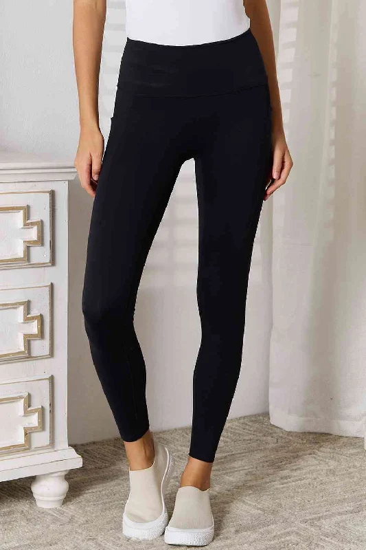 Women's Leather - Look Tight Trousers with Zipper Details in Dark Gray for an Urban StyleBasic Bae Wide Waistband Athletic Leggings Black Women's Leather - Look Tight Trousers with Zipper Details in Dark Gray for an Urban StyleBasic Bae Wide Waistband Athletic Leggings Black