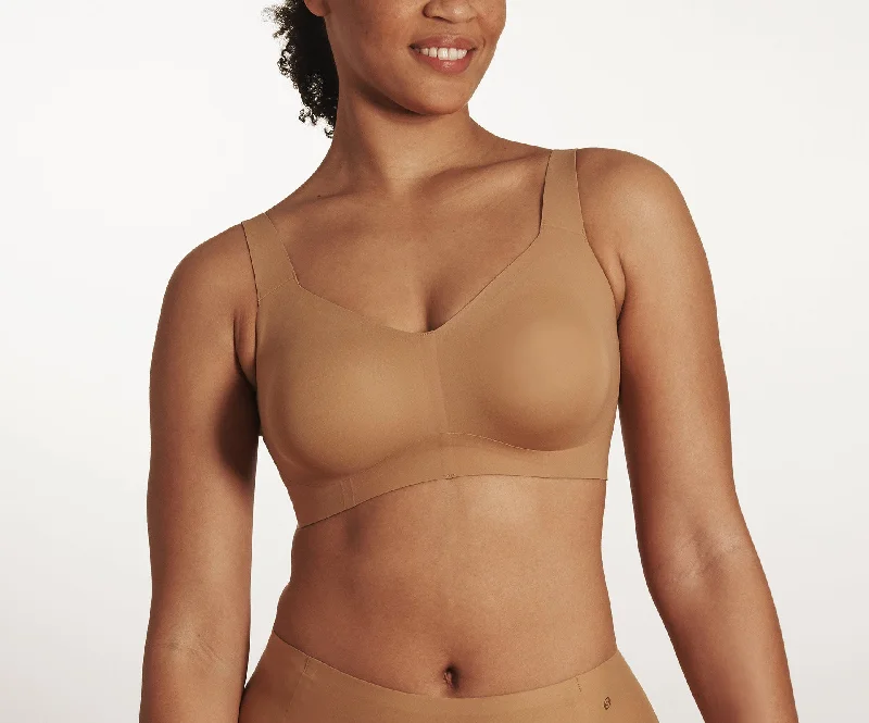 moisture wicking sports bras for sweaty workoutsEvelyn & Bobbie Beyond Mica Wireless Bra