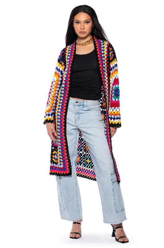 boyfriend style women cardigan for a relaxed fitBOBBI FLORAL WOVEN CARDIGAN