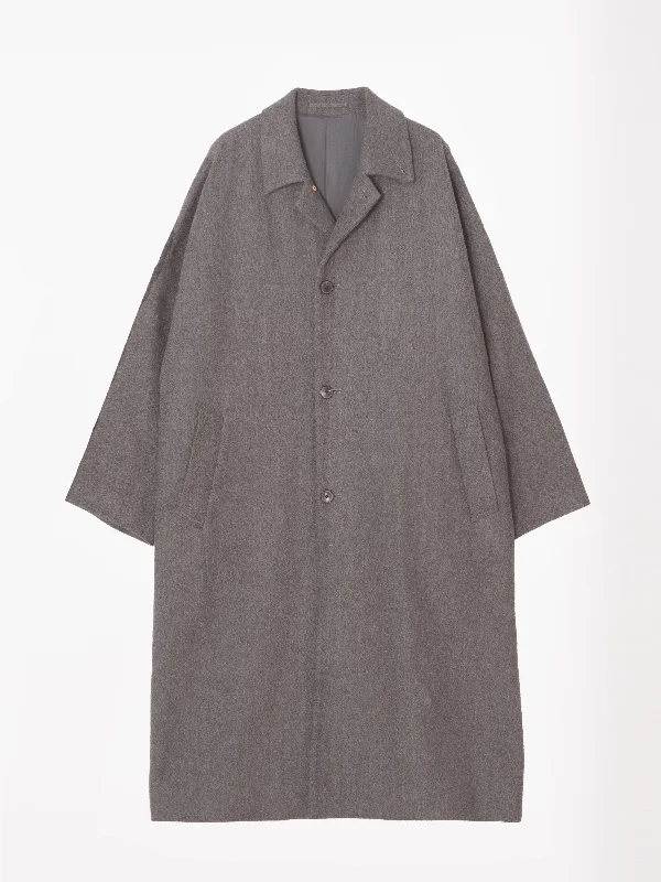 Women's overalls with a pocket on the chestKasuri Overcoat in Tasmanian Broken Twill Wool | Beige Women's overalls with a pocket on the chestKasuri Overcoat in Tasmanian Broken Twill Wool | Beige