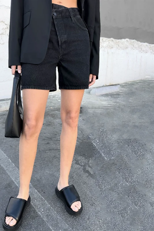 oversized women cardigan for a trendy and cozy lookPLATFORM SANDAL