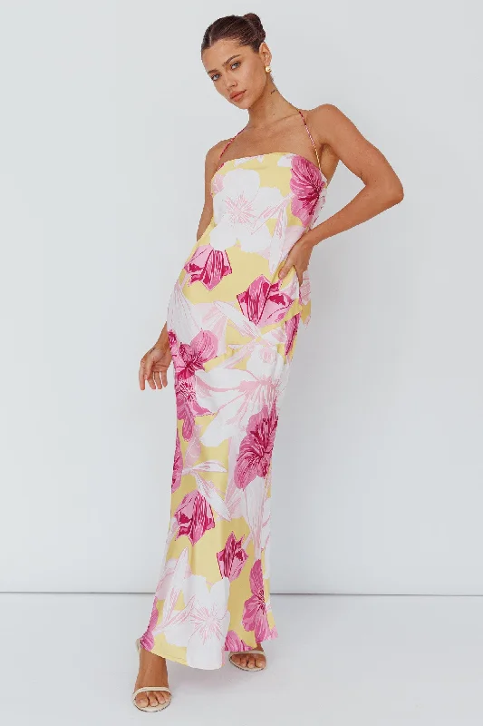 Pleated Women Dress with a Timeless and Elegant TextureJacquelynne Halter Cowl Back Maxi Dress Pink Pleated Women Dress with a Timeless and Elegant TextureJacquelynne Halter Cowl Back Maxi Dress Pink