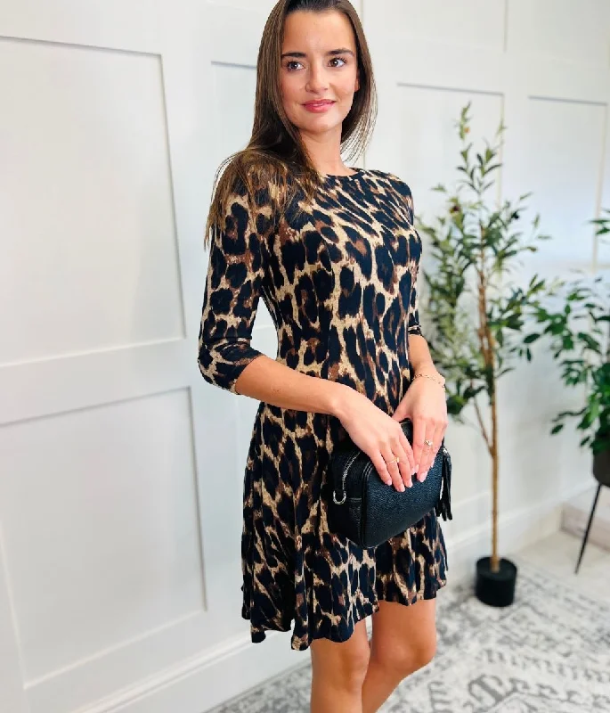 Wrap - Style Women Dress with Adjustable Fit for All Body Types Wrap - Style Women Dress with Adjustable Fit for All Body Types Leopard Print Paneled Swing Dress Wrap - Style Women Dress with Adjustable Fit for All Body Types Wrap - Style Women Dress with Adjustable Fit for All Body Types Leopard Print Paneled Swing Dress