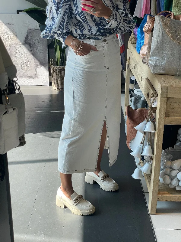 Maxi Women Dress with Floral Print for a Bohemian Vibe Maxi Women Dress with Floral Print for a Bohemian Vibe White Denim Midi Skirt- vintage white Maxi Women Dress with Floral Print for a Bohemian Vibe Maxi Women Dress with Floral Print for a Bohemian Vibe White Denim Midi Skirt- vintage white
