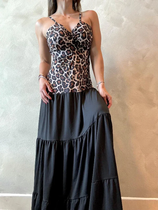 Maxi dresses with a paisley print for a classic and elegant styleLeopard & Black Maxi Dress Maxi dresses with a paisley print for a classic and elegant styleLeopard & Black Maxi Dress