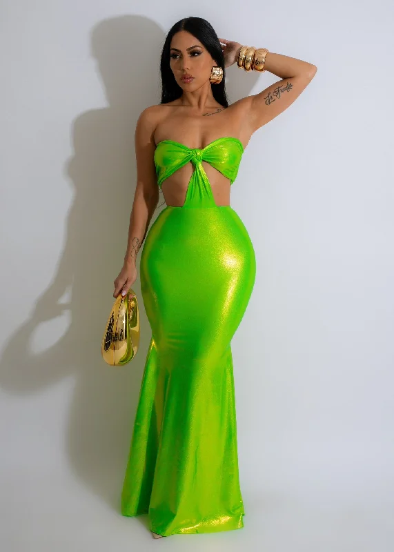 Maxi dresses with a paisley print for a classic and elegant styleElectric Paradise Mermaid Maxi Dress Green Maxi dresses with a paisley print for a classic and elegant styleElectric Paradise Mermaid Maxi Dress Green