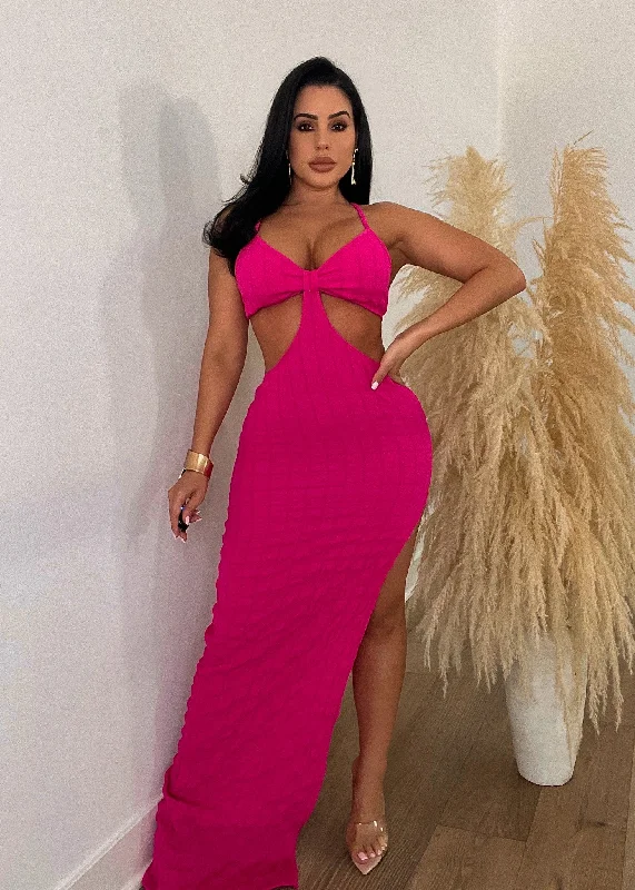 Maxi dresses with a V - neckline for a flattering and elongating shapeWork On It Popcorn Maxi Dress Pink Maxi dresses with a V - neckline for a flattering and elongating shapeWork On It Popcorn Maxi Dress Pink
