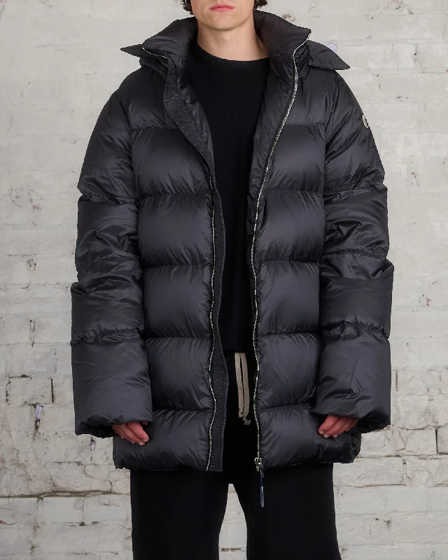 Oversized women's wool coats in a monochromatic look for a trendy outfitRick Owens Moncler Hooded Cyclopic Coat Black Oversized women's wool coats in a monochromatic look for a trendy outfitRick Owens Moncler Hooded Cyclopic Coat Black