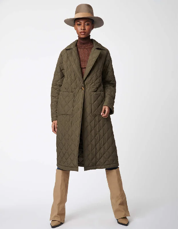 Petite women's wool blend coats with a tailored fit for a flattering silhouetteSavannah Diamond Puffer Coat Petite women's wool blend coats with a tailored fit for a flattering silhouetteSavannah Diamond Puffer Coat