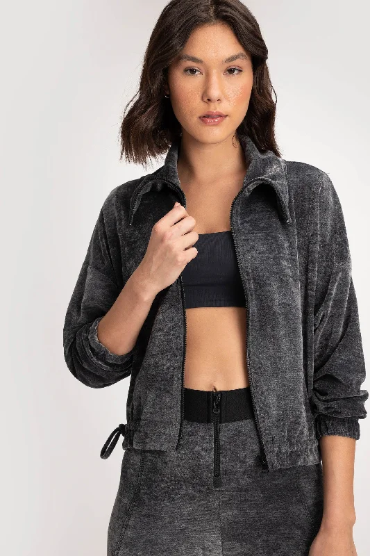 Petite women's wool blend coats with a tailored fit for a flattering silhouetteUrban Vibes Jacket Petite women's wool blend coats with a tailored fit for a flattering silhouetteUrban Vibes Jacket