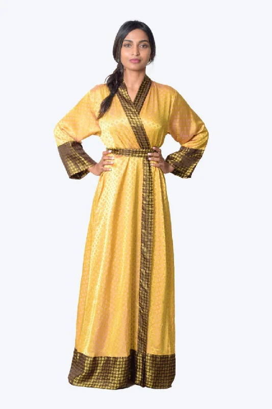 women robes with a reversible design for versatilityReethi Rah kimono robe
