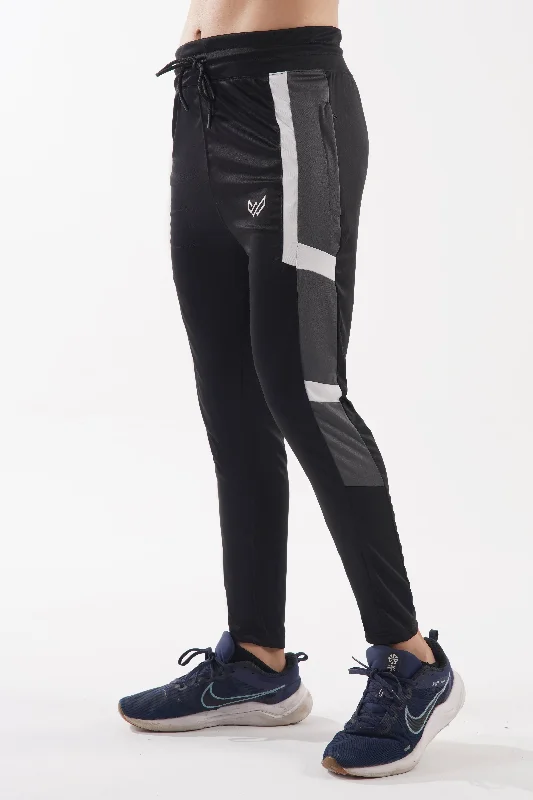Ruffled Hem Women Shorts to Add a Feminine TouchIronFit Monochrome - DF Trousers